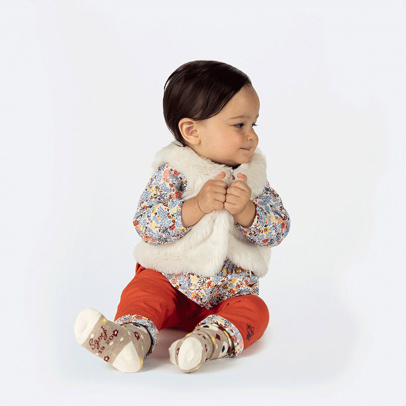 法单纯原小女孩毛毛外出0-2马甲