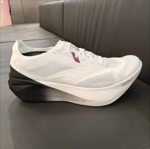 安踏C202G92代氮科技