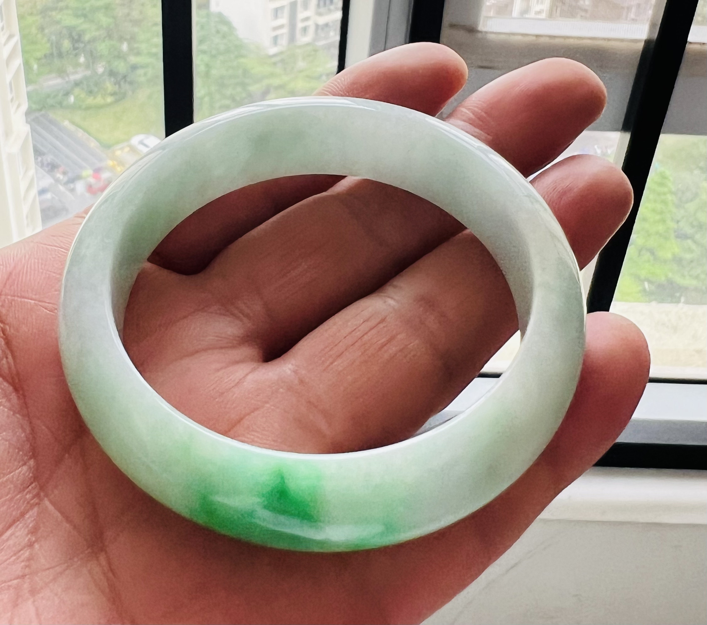 玉器街缅甸翡翠老坑阳绿手镯