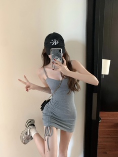 只吃鱼的喵喵喵 姐系收腰显瘦抽身紧身包臀吊带纯欲辣妹连衣裙