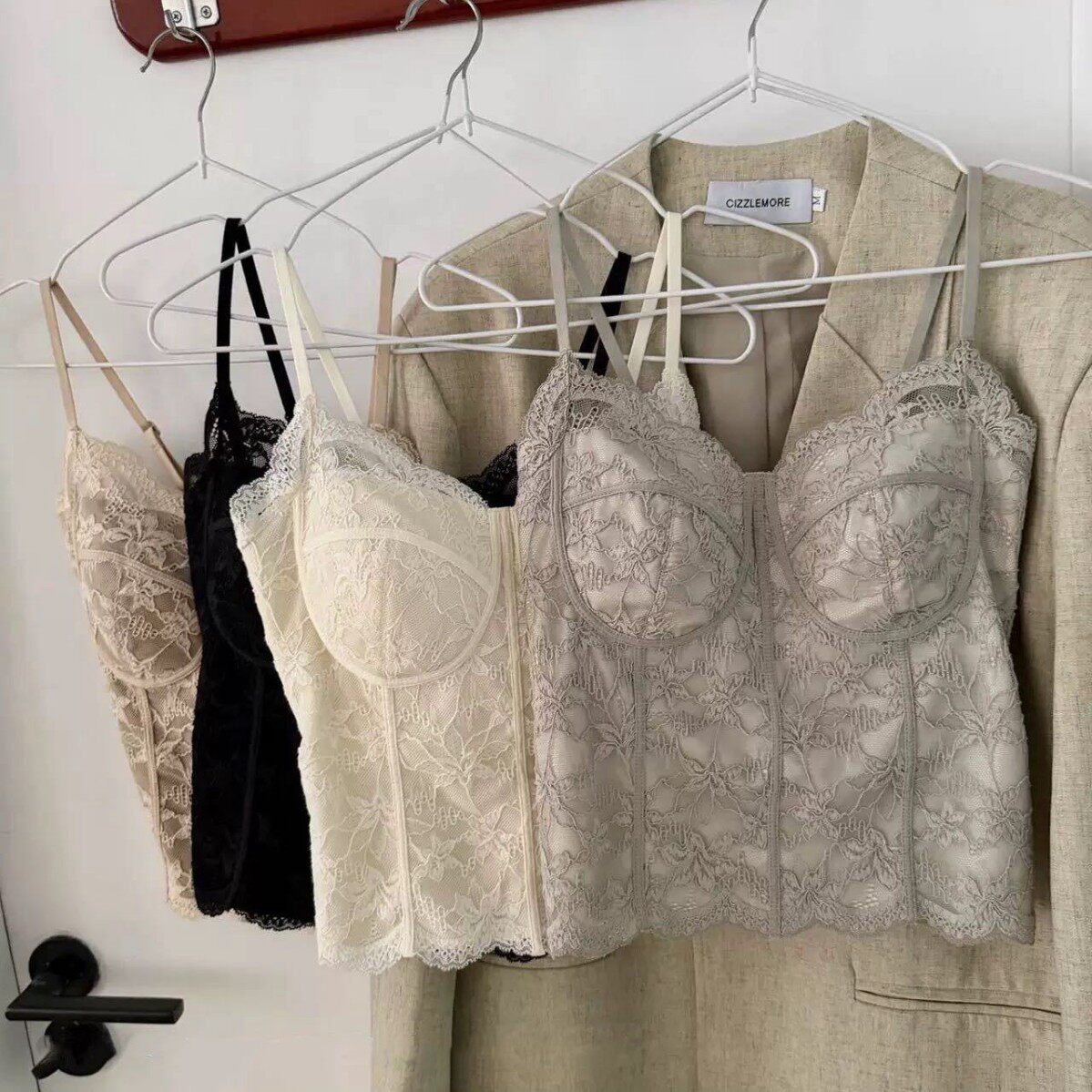 法式春夏冰丝美背吊带带胸垫背心蕾丝内搭打底吊带一体式胸垫背心