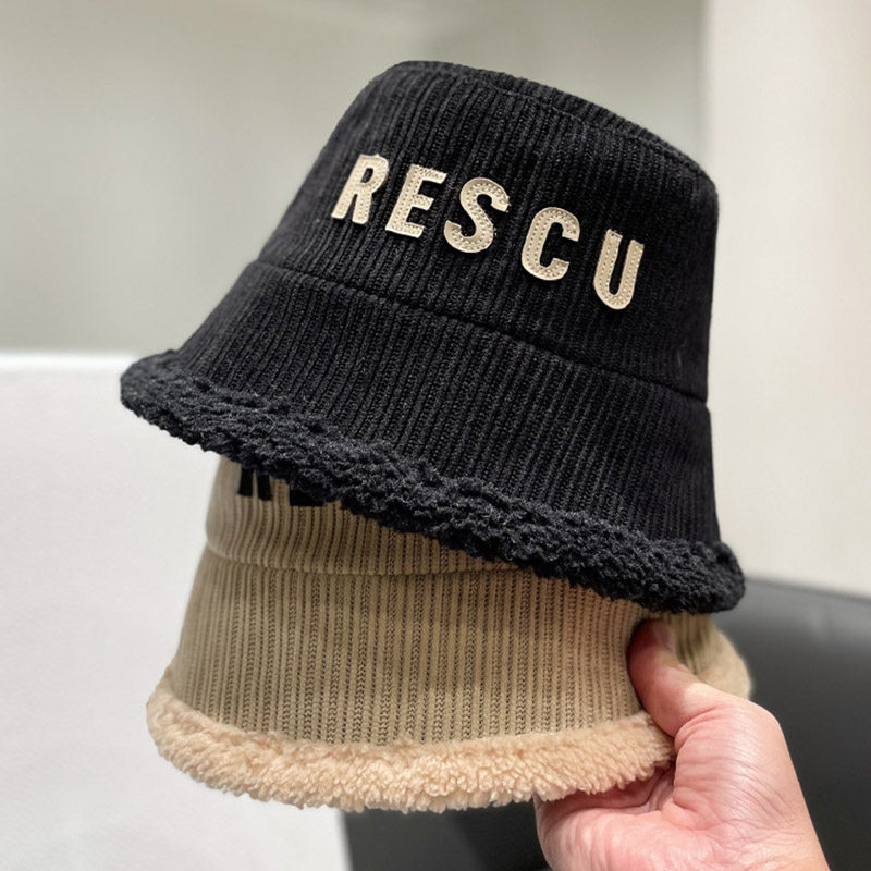 韩版平顶灯芯绒字母百搭渔夫帽子女秋冬季休闲街头毛绒绒保暖盆帽