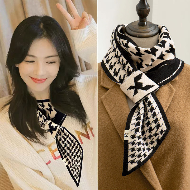 日系2025年秋冬季新款韩版简约百搭丝巾女潮流保暖防寒时尚三角巾