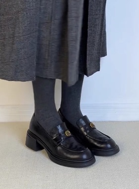 羊皮版~黑色乐福鞋女粗跟英伦风山茶花圆头一脚蹬复古小皮鞋单鞋