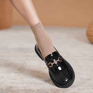 黑色小皮鞋女英伦2023新款百搭平底乐福鞋职业上班工作鞋软底单鞋