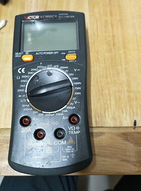 出胜利VⅠCTOR  VC890C+ 一只。功能正常。无表笔