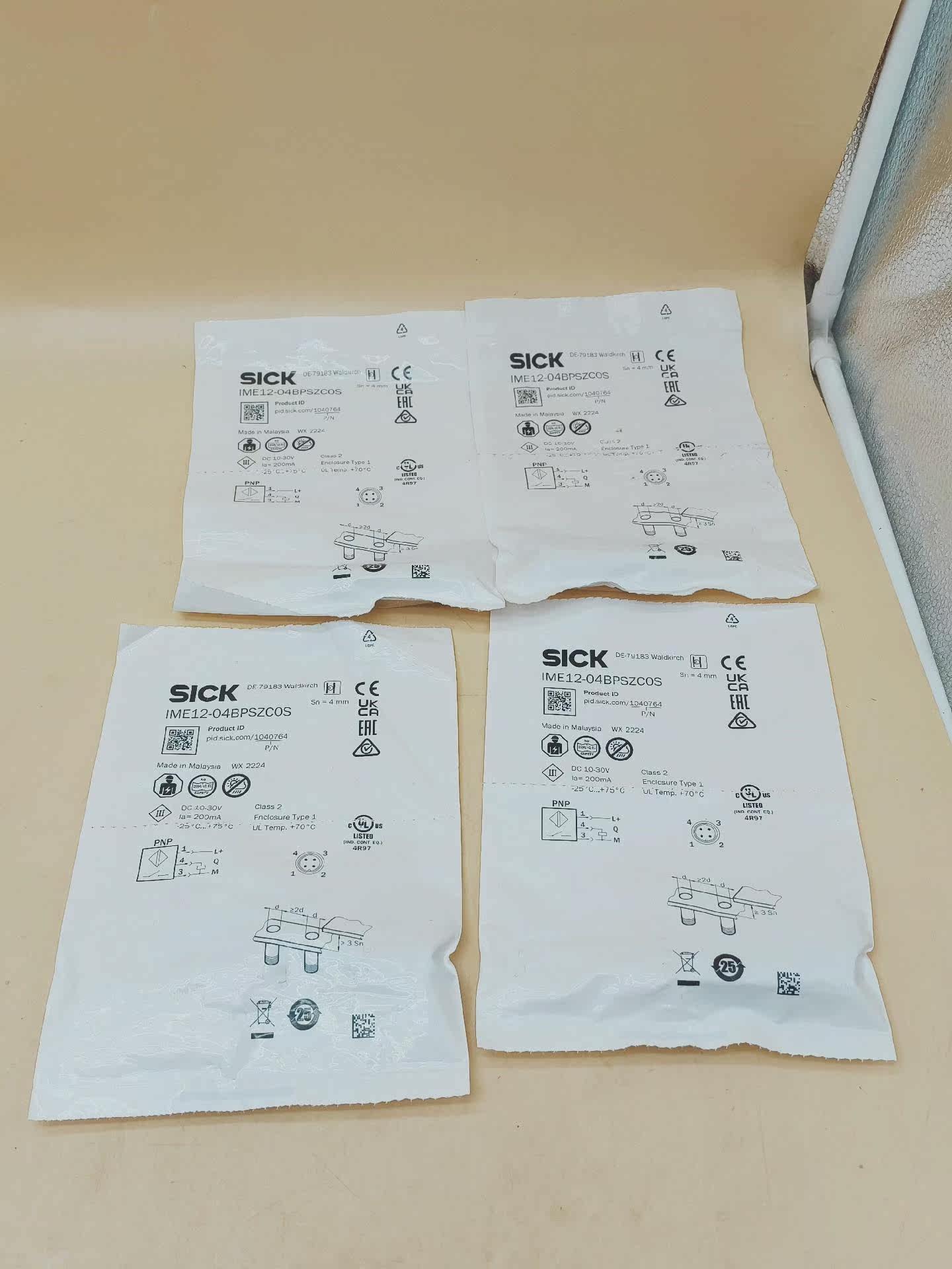 IME12-04BPSZCOS西克接近开关全新原装，现货4个