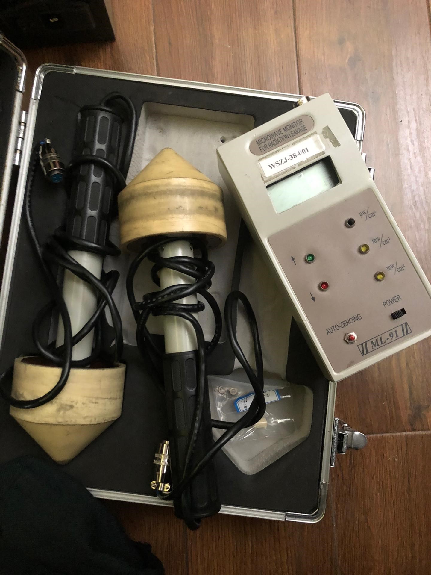 出售二手ML-91微波漏能仪 机器液晶屏上面的亚克力盖板破了