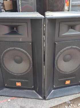美国进口JBL音响一对，MR826型，成色还不错，国营单位退