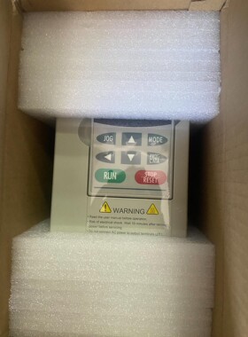 VFD015B23A，台达变频器库存新机一台，功能包好，实物