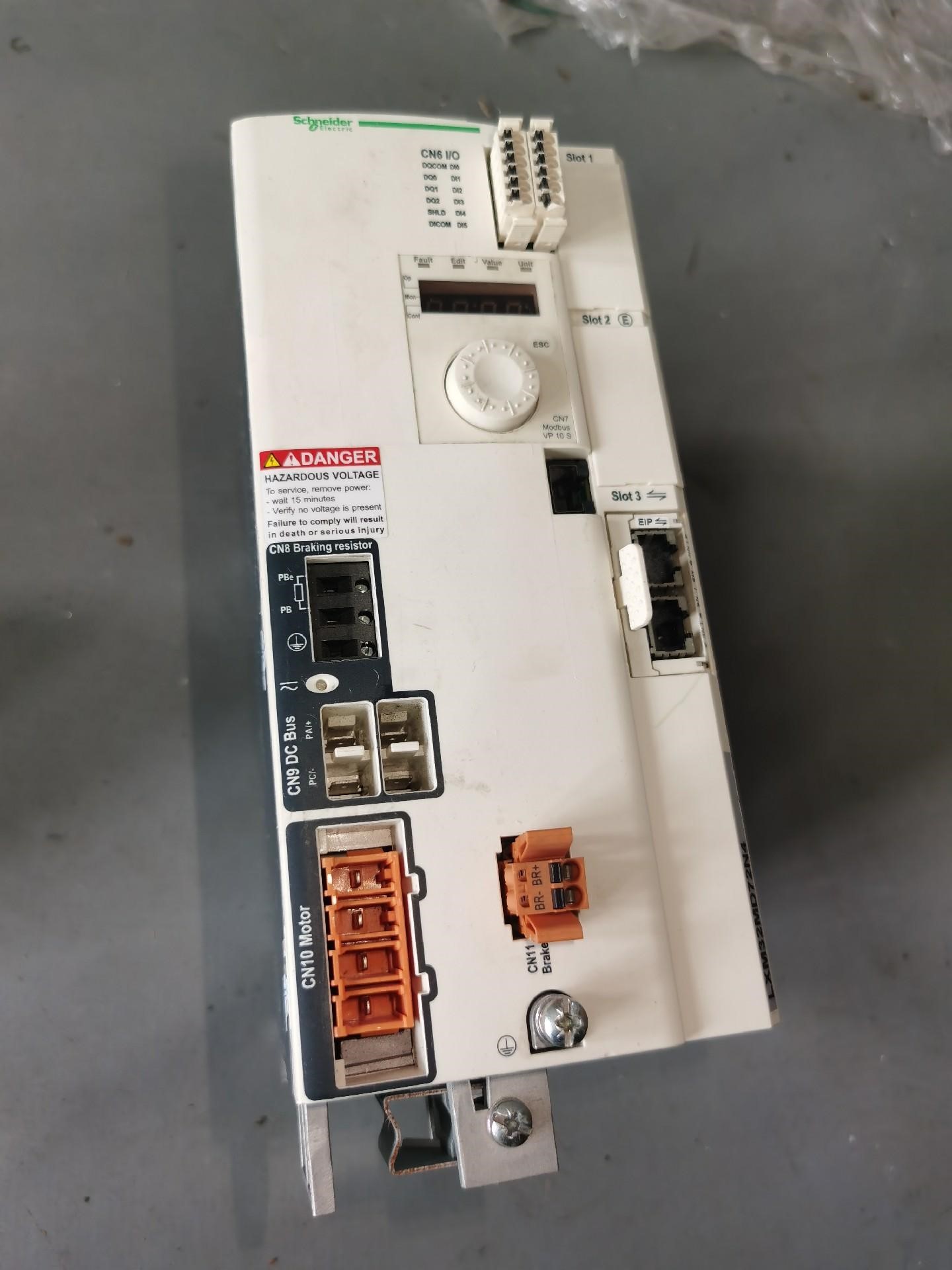 施耐德LXM32MD72N4驱动器成色漂亮 测试包好