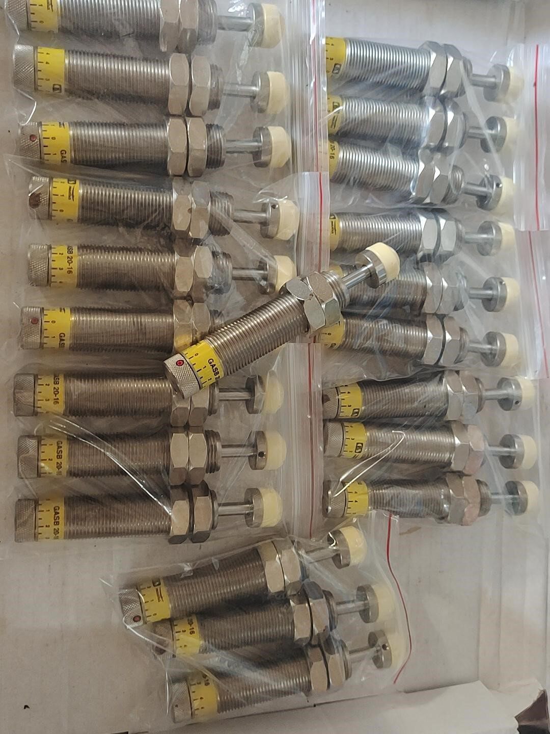 库存尾数 GS MECHA缓冲器 GASB 20-16，还剩