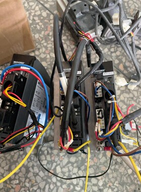 M2DV-3D02Q鸣志驱动器400w，成色充新，便宜出售4