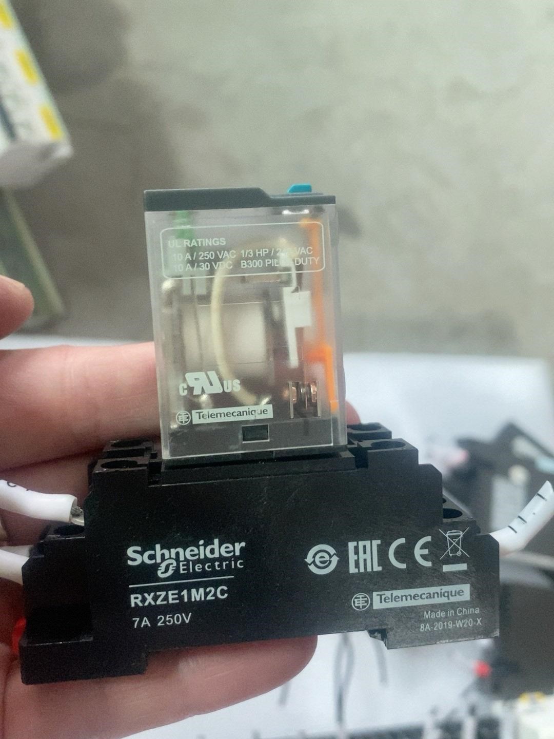 RXM2CB2BD施耐德继电器DC24V,RXM2CB2BD