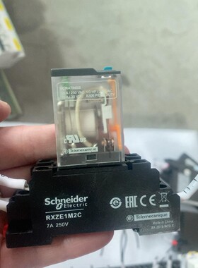 RXM2CB2BD施耐德继电器DC24V，RXM2CB2BD