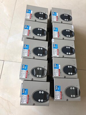 施耐德驱动器1.4KW 型号是LXM05AD14N4 成色好