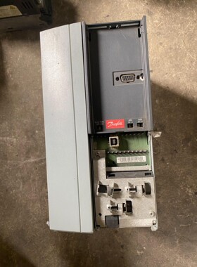 VLT FC-102PK5K5T4E20H2XGXXXXSX