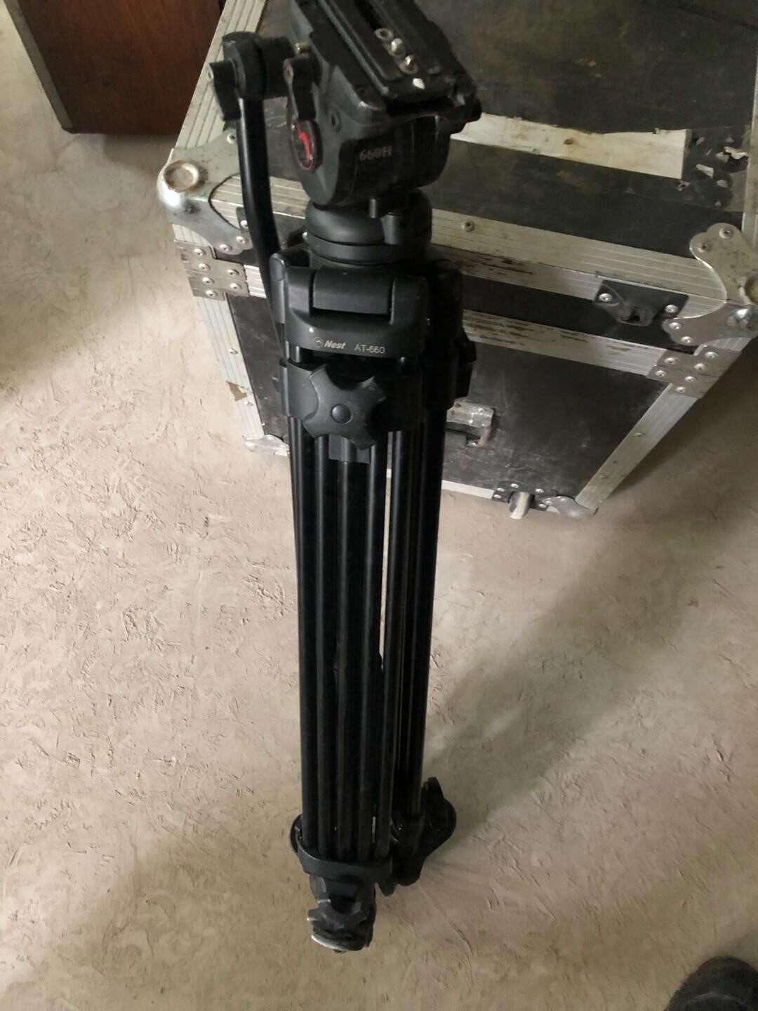 出二手Nest AT-660耐思得专业摄像机三脚架 三脚架带