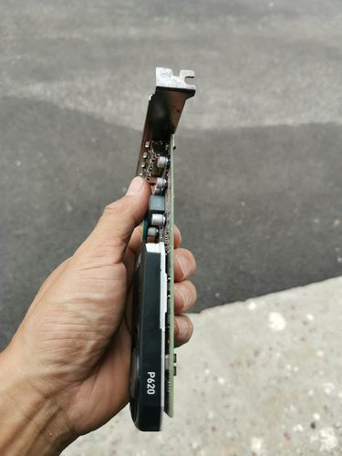 丽台P620显卡一张，有掉件的地方，具体见图，当坏出，售出不