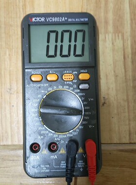 出胜利VⅠCTOR  VC9802A+一只。功能正常。无电池