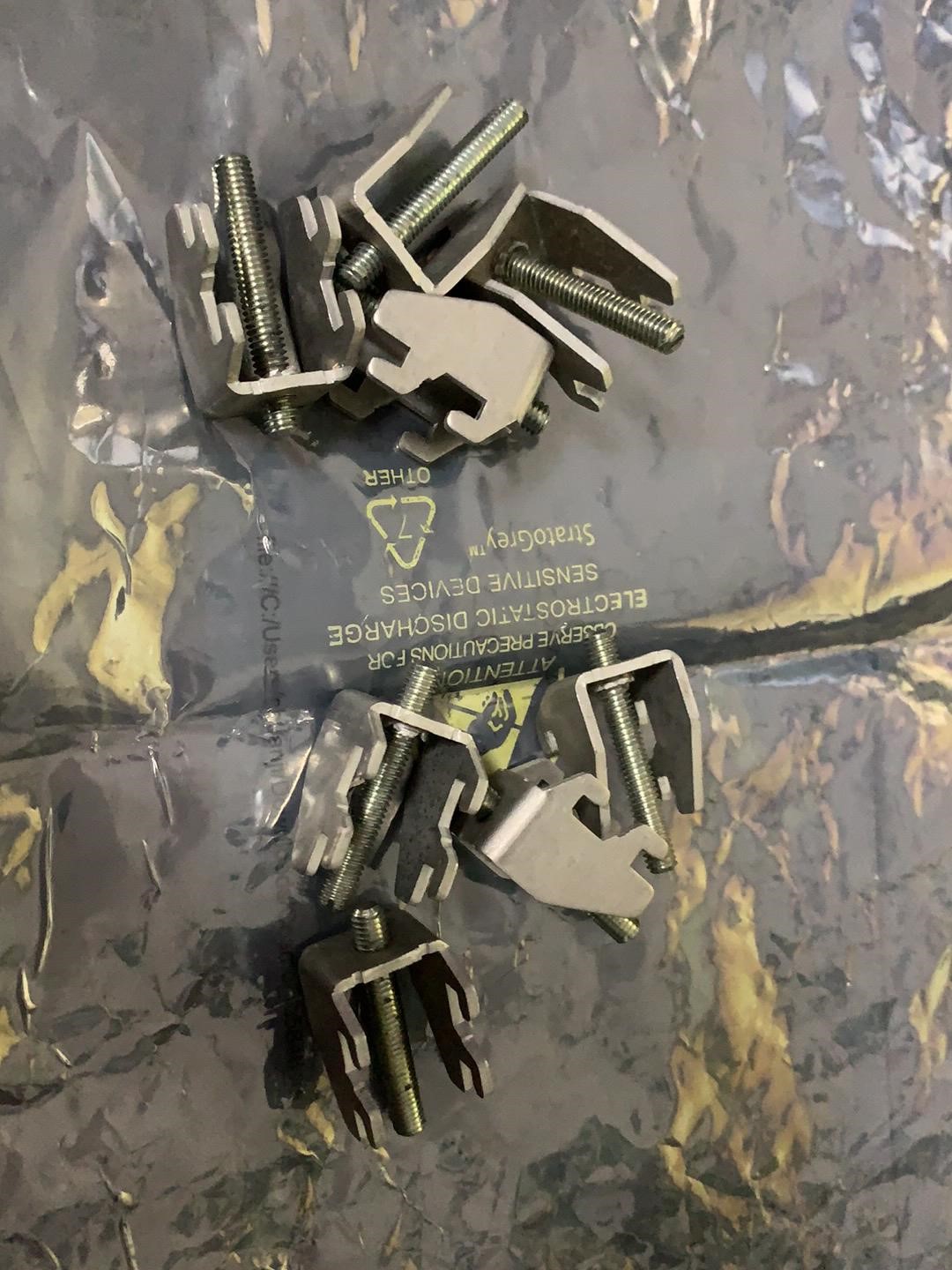 A5E00675222，西门子触摸屏卡扣，固定螺丝，卡子 安