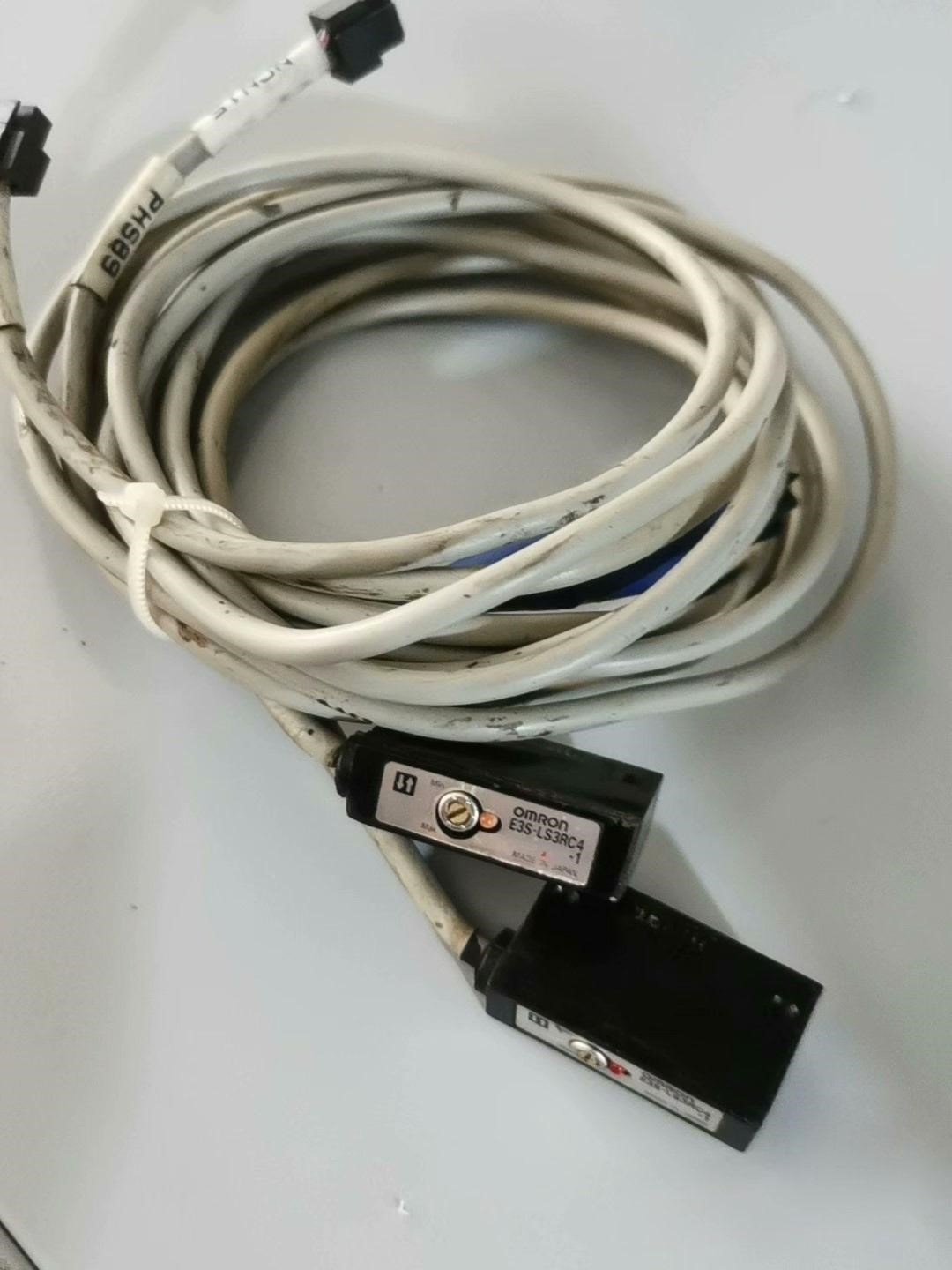 欧姆龙光电开关,型号E3S-LS3RC4-1
