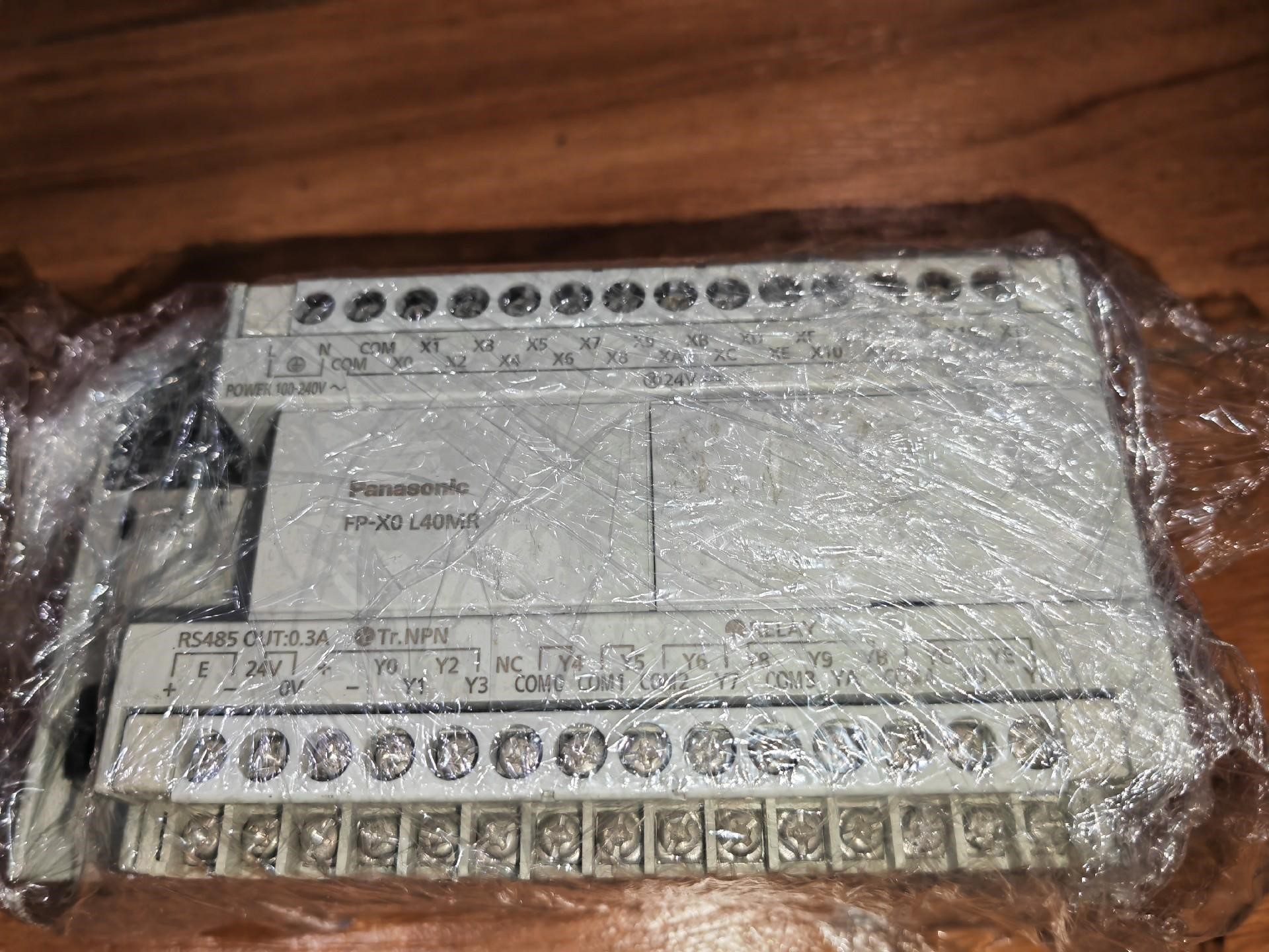 松下PLC  AFPX0L40MR-F 无拆无维修。上电测试