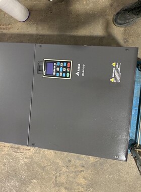 台达C2000变频器132KW，VFD1320C43A，实物