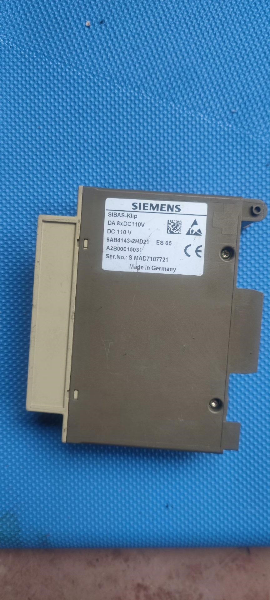 西门子9AB4143-2HD21(1个)，实拍图片，其中有两