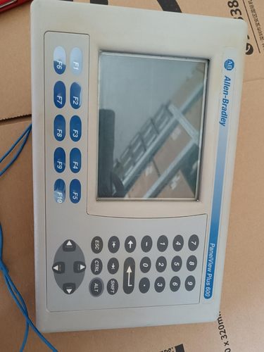 AB屏2711P-K6M5D功能包好，液晶有二条杠，卡扣裂了