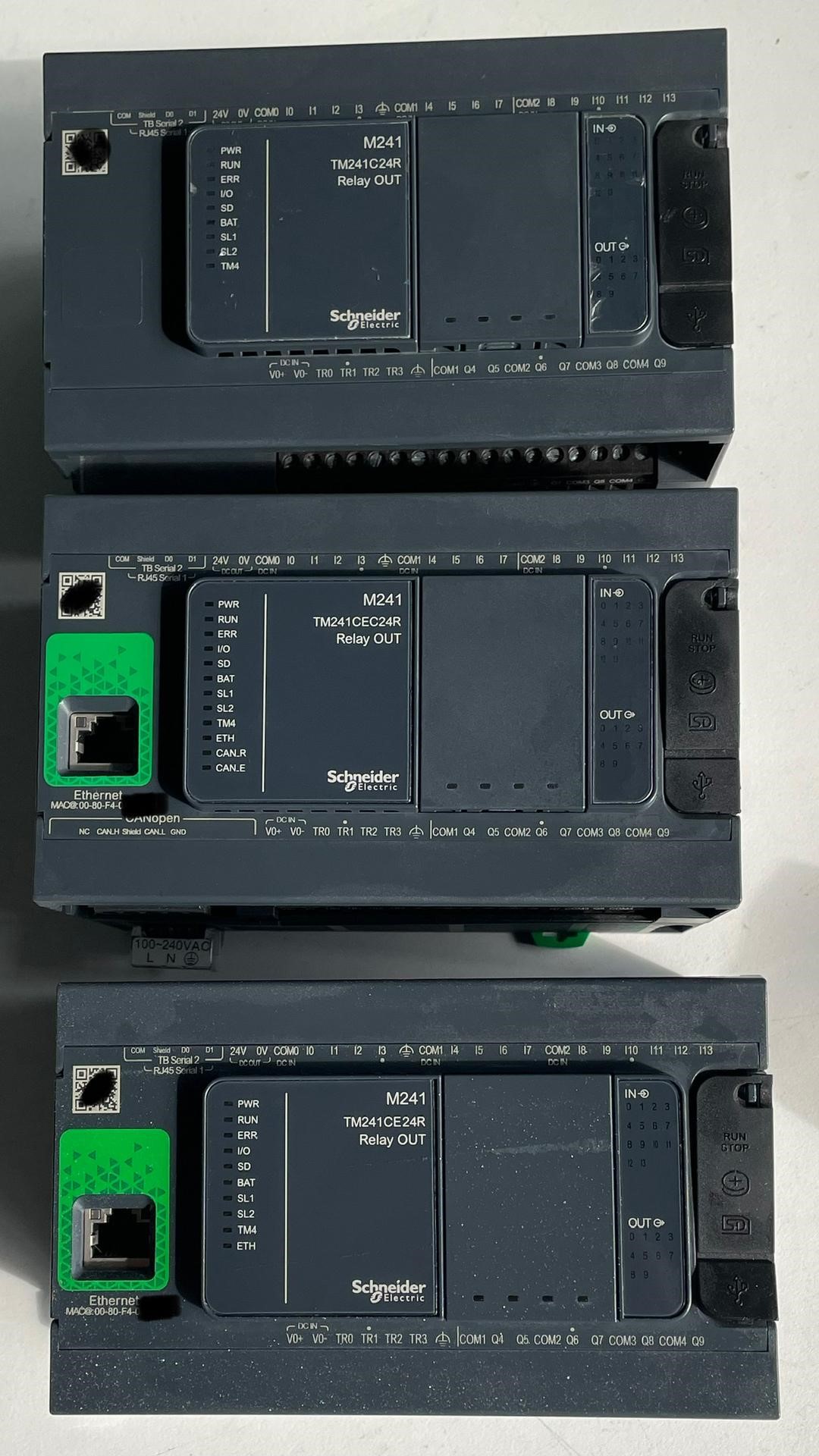 施耐德PLC TM241C24R