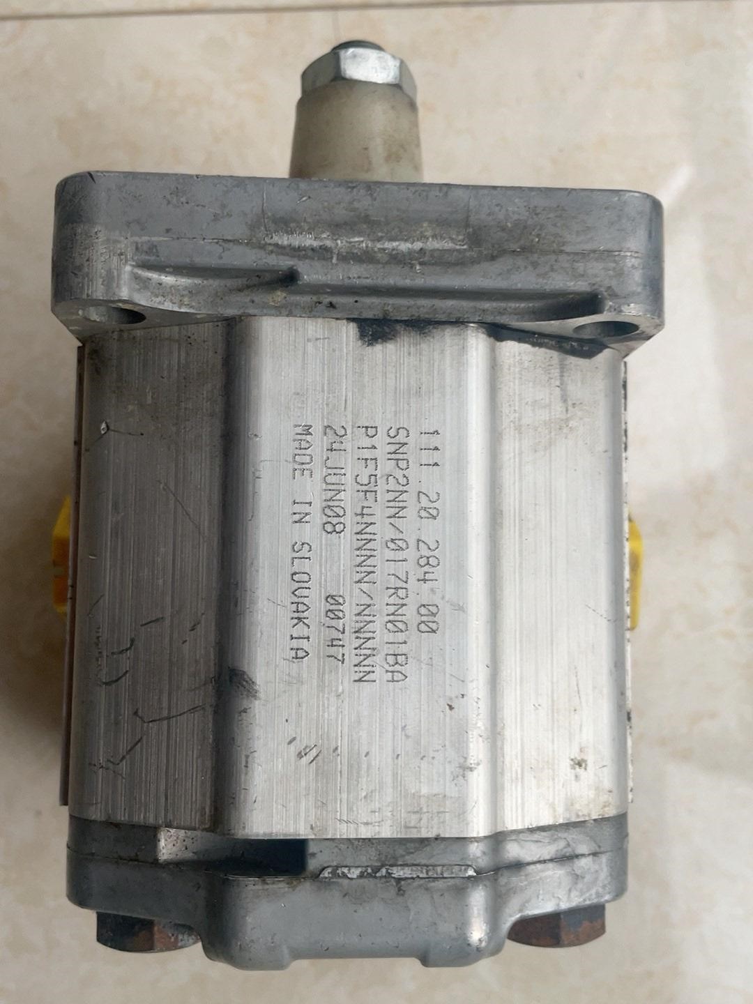 萨澳丹佛斯DANFOSS齿轮泵SNP2NN/017RN01B