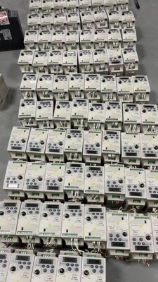 台达200w变频器vFd002L21A现货200台包邮包好测