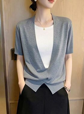 灰色假两件短袖针织衫女2026年夏季新款撞色V领百搭上衣大码显瘦