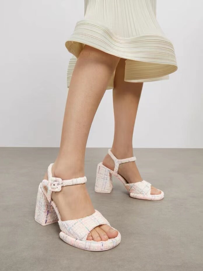 【咨询有惊喜】商场小香风高跟露趾拼色一字扣中空凉鞋甜美单鞋女