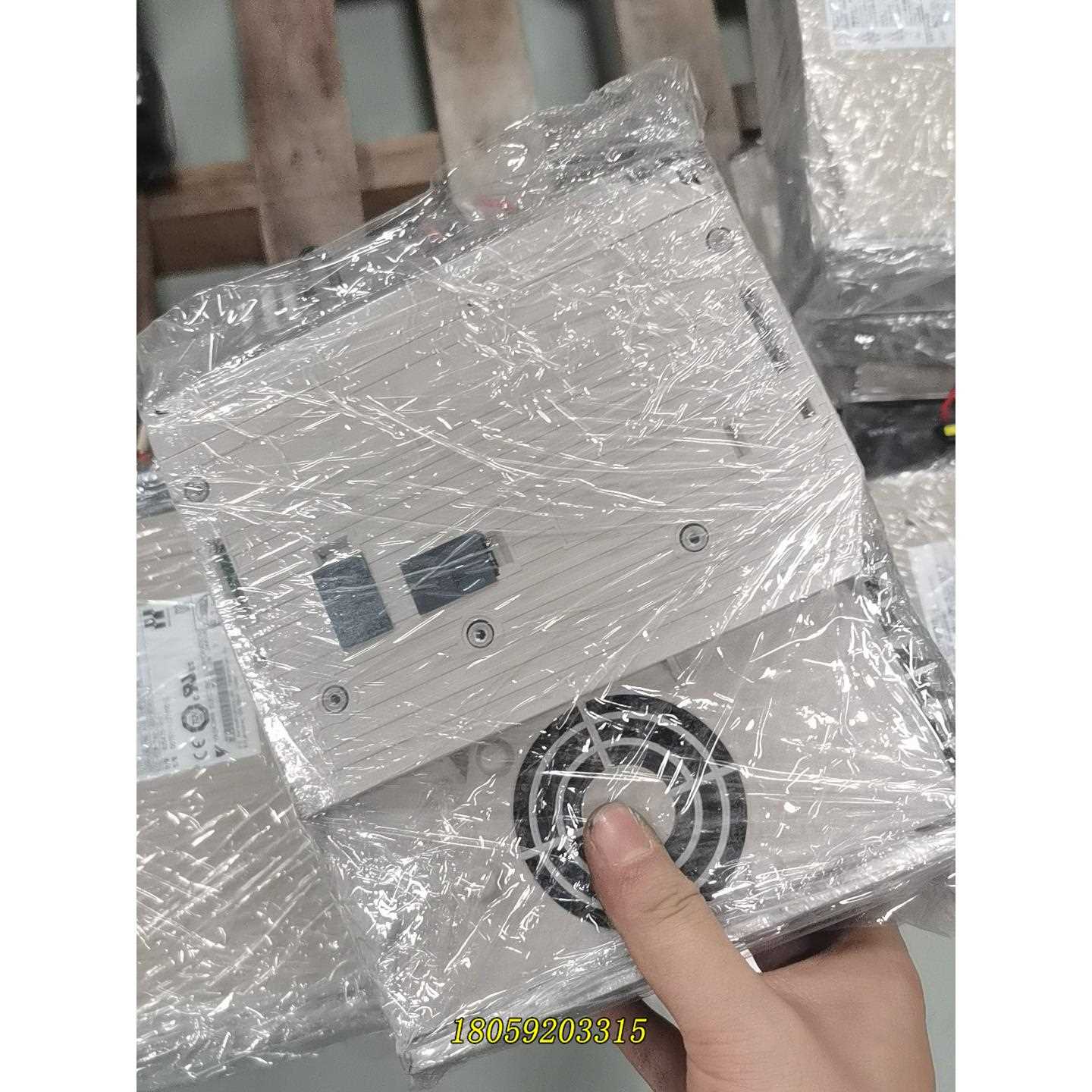 几乎安川伺服驱动器SGDV-3R8A15A，三相交流电供议价