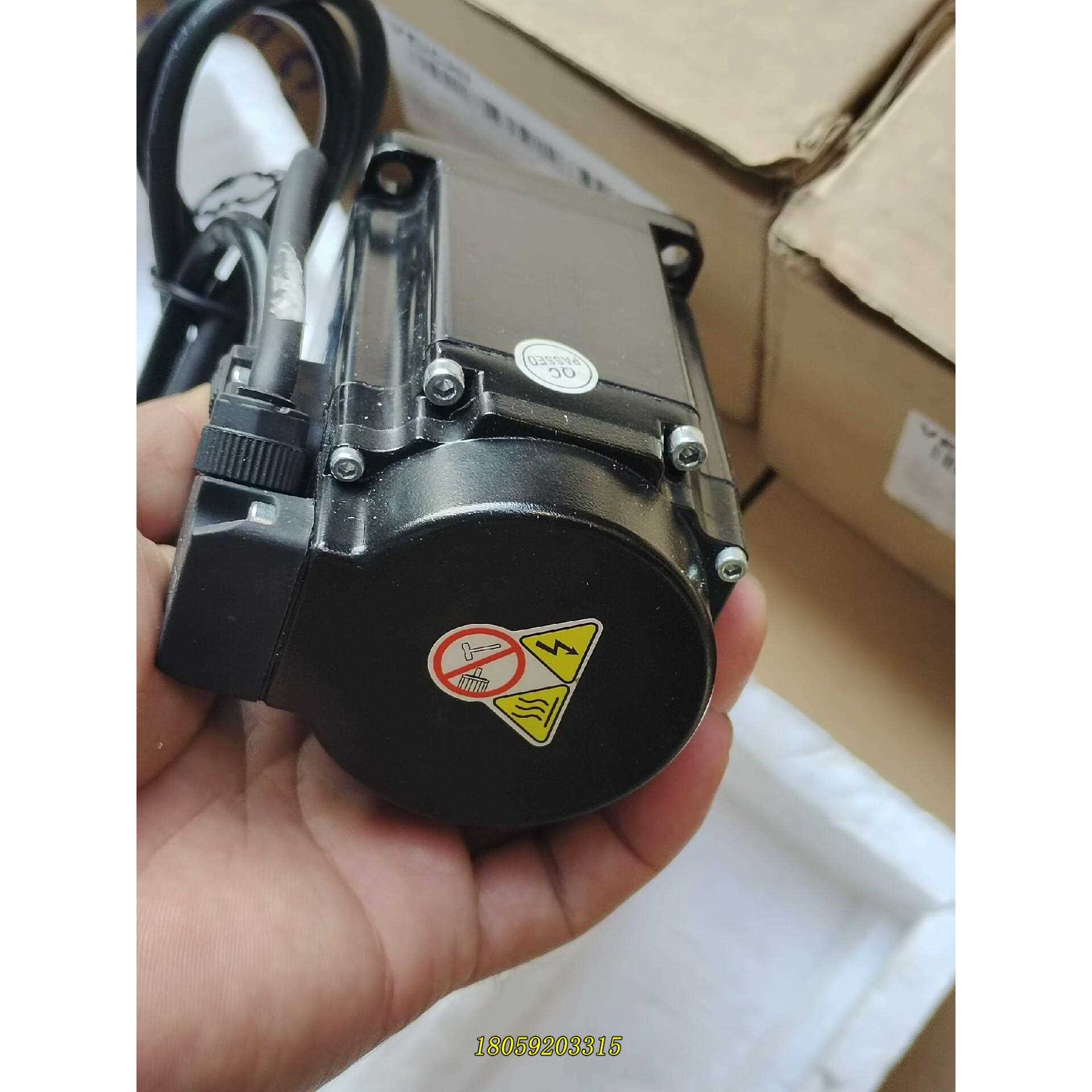 伟创伺服电机VM7-L06A-R4030-K1M，0.4KW议价