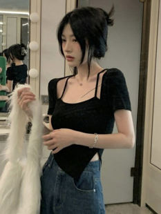 短袖 纯欲假两件吊带t恤女夏季 短款 甜辣不规则修身 上衣 2022年新款