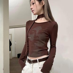 美拉德印花辣妹短款长袖上衣女早秋修身设计感别致T恤内搭打底衫