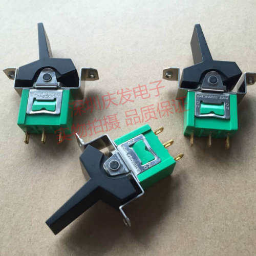 日本SATOPARTS 翘板开关 摇头开关 3脚2档 2边固定孔 8A 250V
