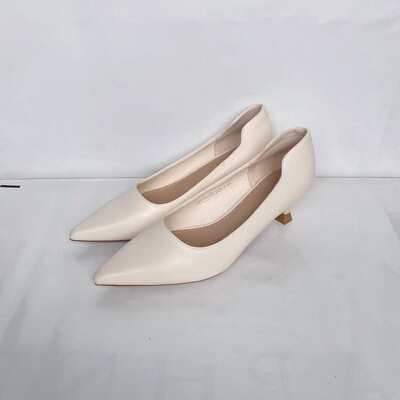 尖头浅口小清新职业通勤细跟单鞋