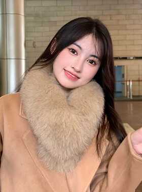 夹子款狐狸毛围巾配大衣