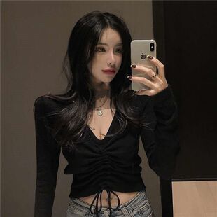 显胸大黑色抽绳T恤女V领长袖性感气质设计感心机上衣短款紧身露脐