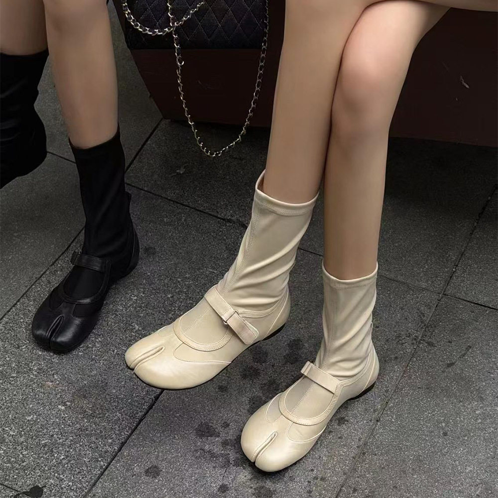 小众设计感短靴2026秋季新款真皮平底分趾靴女百搭休闲弹力马丁靴