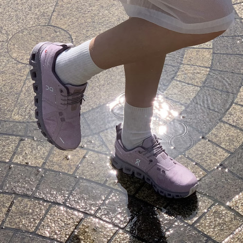 On昂跑 Cloud 6 WP 2025 春夏新品女款防水款休闲运动鞋