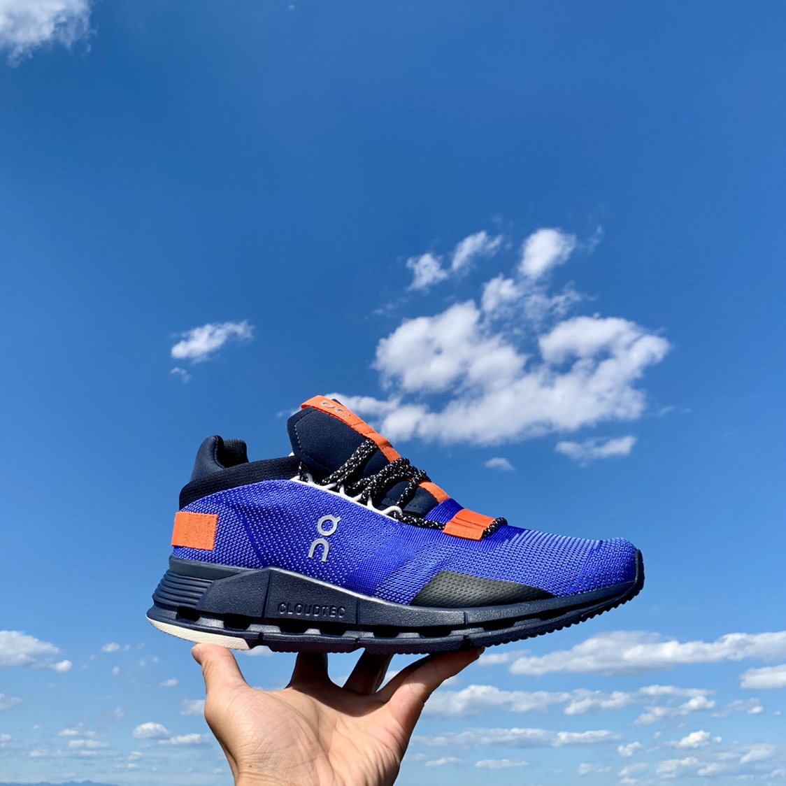 on昂跑秋季全天候轻量减震舒适