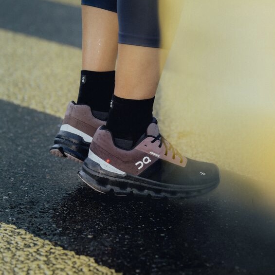 On昂跑女款跑鞋减震支撑秋冬新品