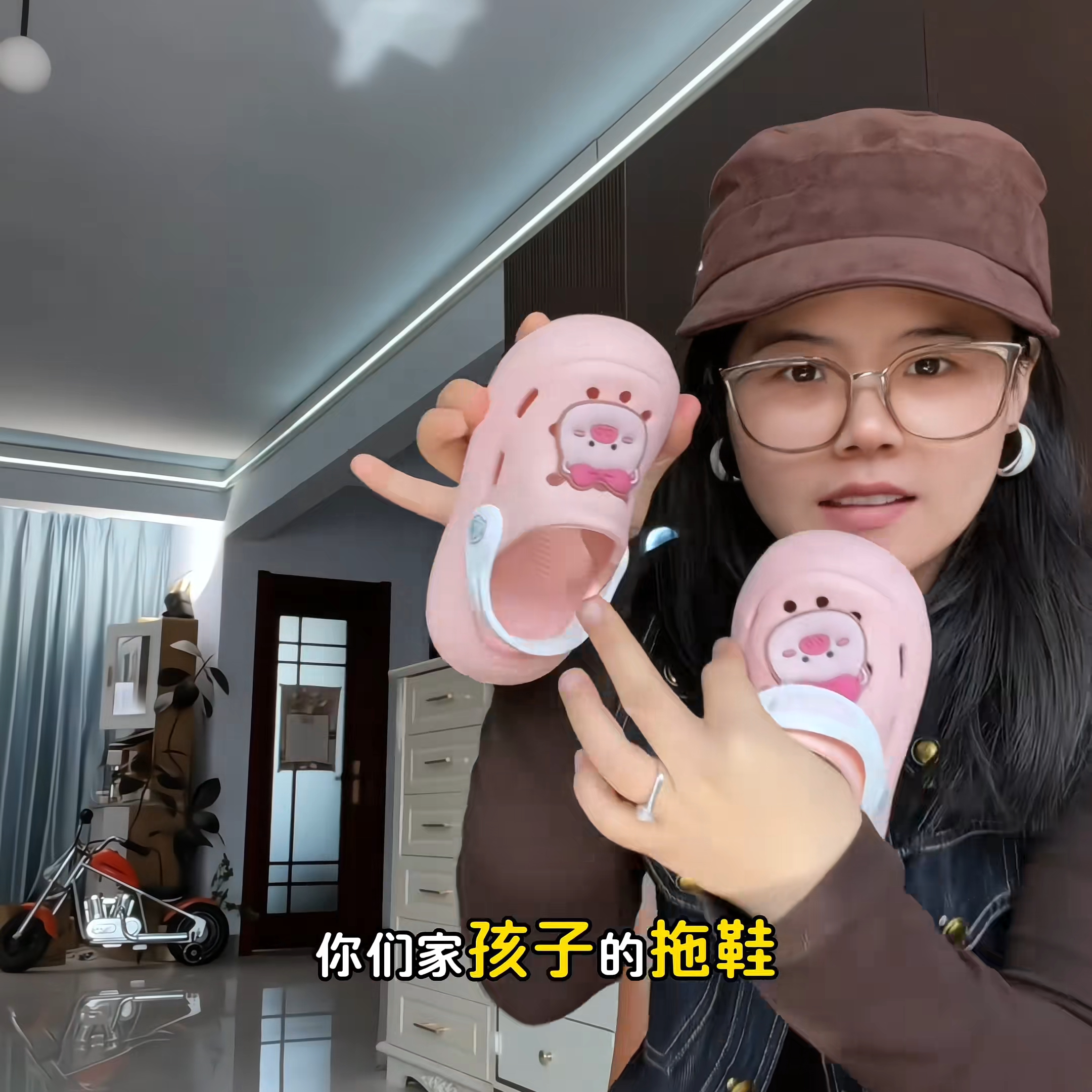 拖鞋儿童 1-3 岁夏季爆款小老虎洞洞鞋 EVA 软底防滑包头宝宝