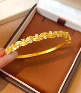 爱神花环古法拉丝仿真金手镯