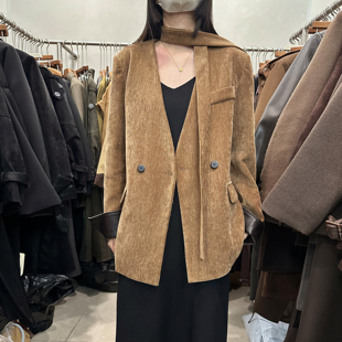 高级感黑色小西服潮 宽松拼接皮反袖 TARU复古法尼绒西装 外套女新款